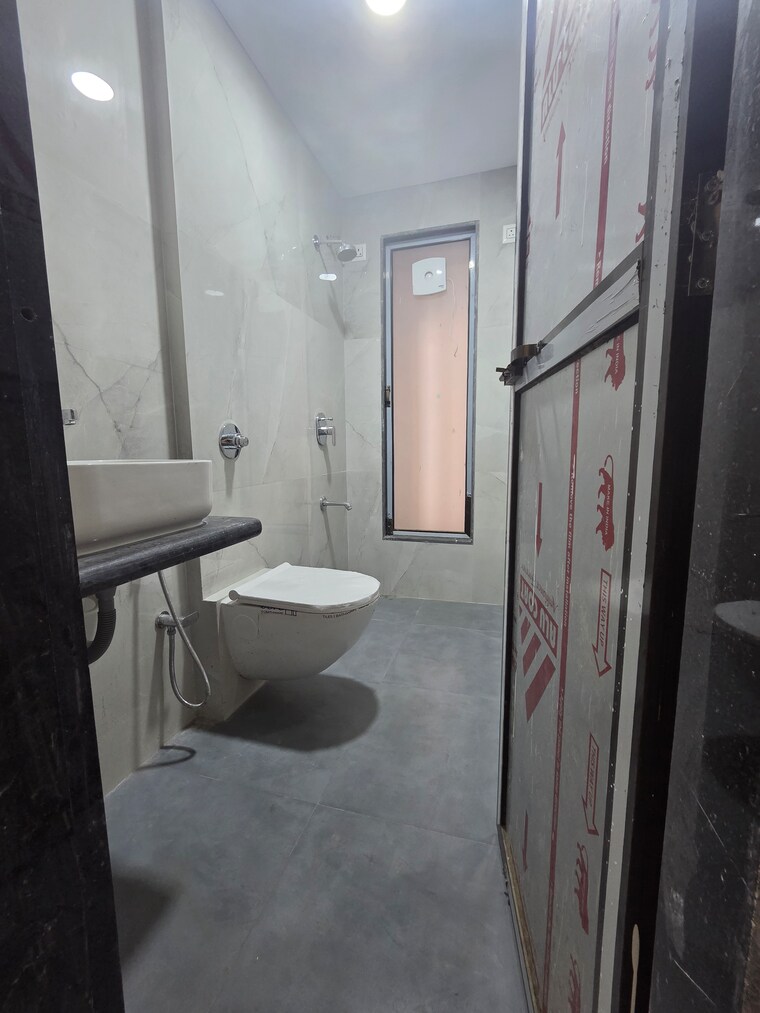Bathroom, goregaon west 2 Bedroom 650 Sq.Ft. Apartment In Goregaon West Mumbai 9690337