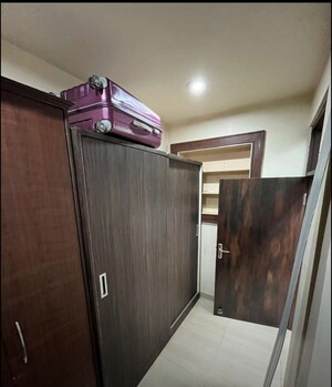 Furnished Amenities in 3 BHK Apartment at Hazratganj – for Rent