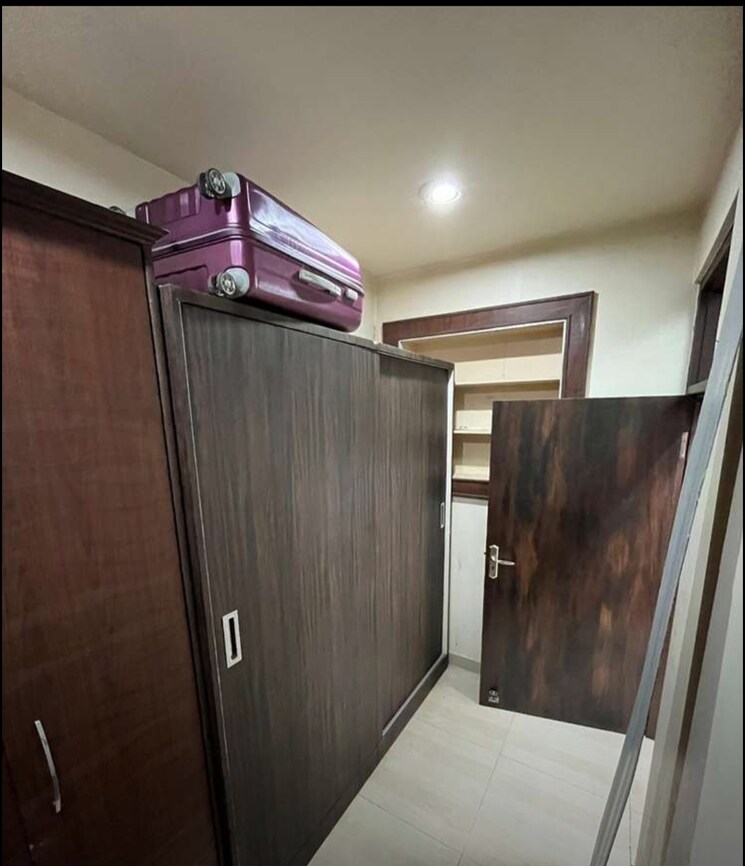 undefined, hazratganj 3 Bedroom 1800 Sq.Ft. Apartment In Hazratganj Lucknow 9690342