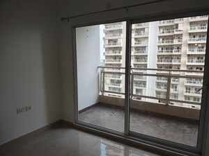 4 BHK Apartment For Rent in Amrapali Crystal Homes, Sector 76