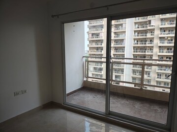 4 BHK Apartment For Rent in Amrapali Crystal Homes, Sector 76