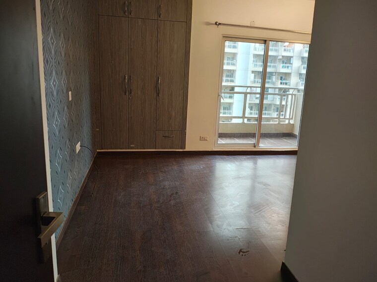 Room, amrapali-crystal-homes 4 Bedroom 2175 Sq.Ft. Apartment In Sector 76 Noida 9690360