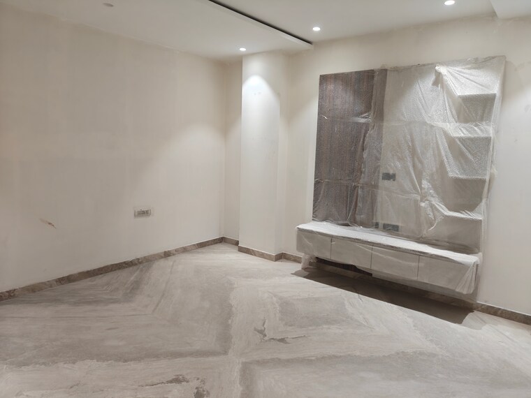 Bedroom, model town 4 Bedroom 2600 Sq.Yd. Builder Floor In Model Town Delhi 9690379