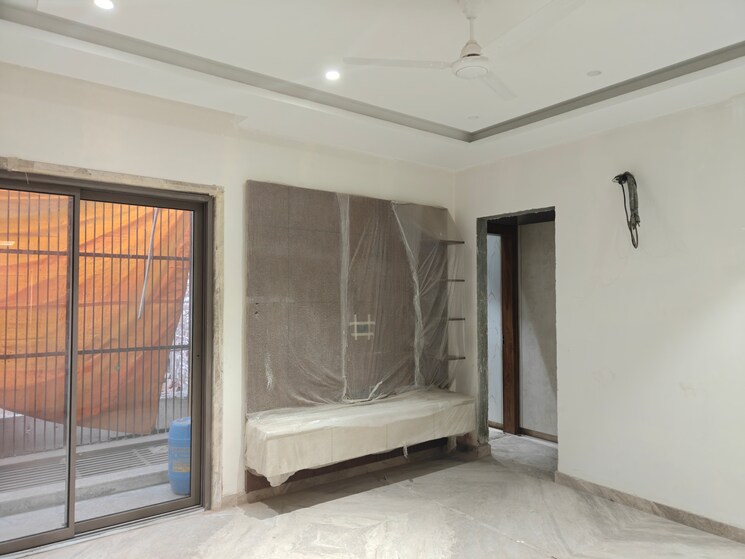 Bedroom, model town 4 Bedroom 2600 Sq.Yd. Builder Floor In Model Town Delhi 9690379