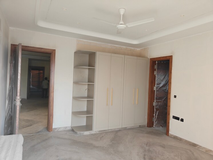 Bedroom, model town 4 Bedroom 2600 Sq.Yd. Builder Floor In Model Town Delhi 9690379