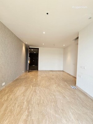 Room in 2 BHK Apartment at Hiranandani Castle Rock, Powai – for Rent