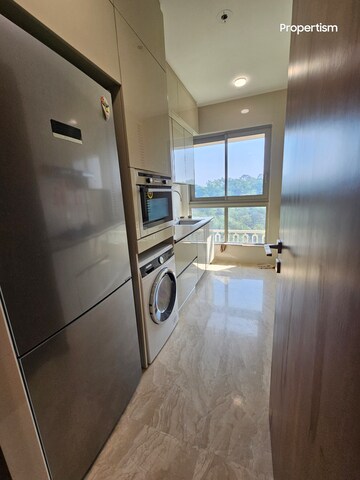 Furnished Amenities in 2 BHK Apartment at Hiranandani Castle Rock, Powai – for Rent