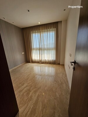 Room in 2 BHK Apartment at Hiranandani Castle Rock, Powai – for Rent