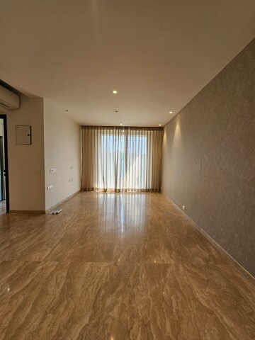 Furnished Amenities in 2 BHK Apartment at Hiranandani Castle Rock, Powai – for Rent