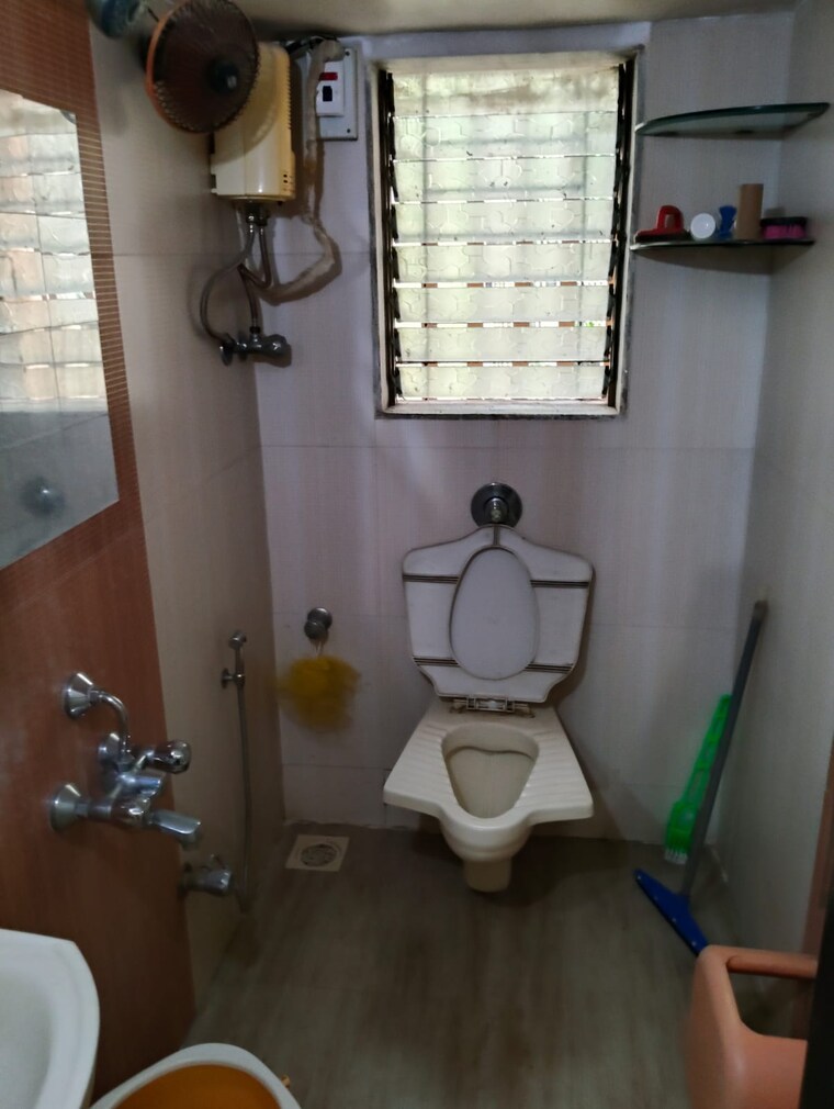 Bathroom, aditya-apartment-kandivali 1 Bedroom 565 Sq.Ft. Apartment In Kandivali East Mumbai 9690401