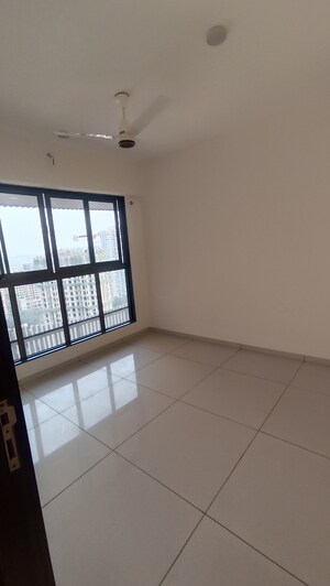 Room in 3 BHK Apartment at Chandak 34 Park Estate, Goregaon West – for Rent