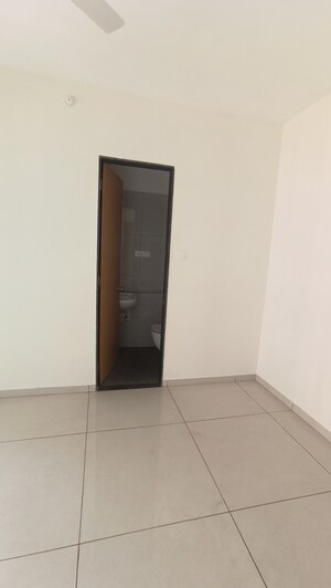 Furnished Amenities in 1 BHK Apartment at Chandak 34 Park Estate, Goregaon West – for Rent