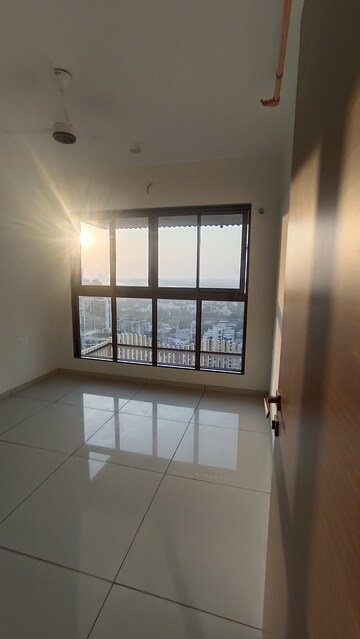 Room in 1 BHK Apartment at Chandak 34 Park Estate, Goregaon West – for Sale