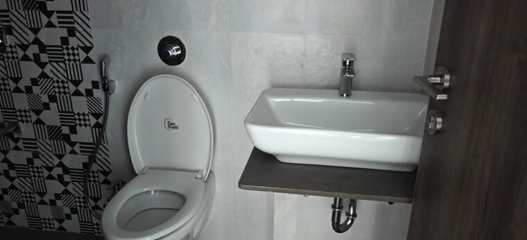 Bathroom, bramhacorp-the-collection 2 Bedroom 745 Sq.Ft. Apartment In Kalyani Nagar Pune 9690414