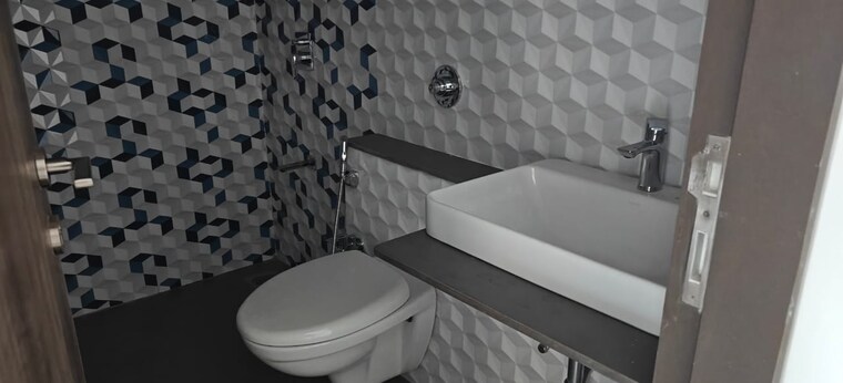 Bathroom, bramhacorp-the-collection 2 Bedroom 745 Sq.Ft. Apartment In Kalyani Nagar Pune 9690414