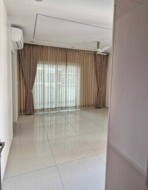 Room in 3 BHK Apartment at Rajapushpa Provincia, Narsingi – for Rent