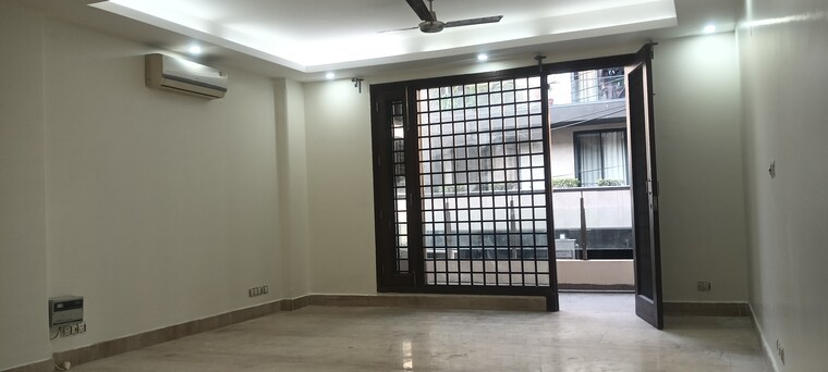 Room, greater kailash i 4 Bedroom 2700 Sq.Ft. Builder Floor In Greater Kailash I Delhi 9690449