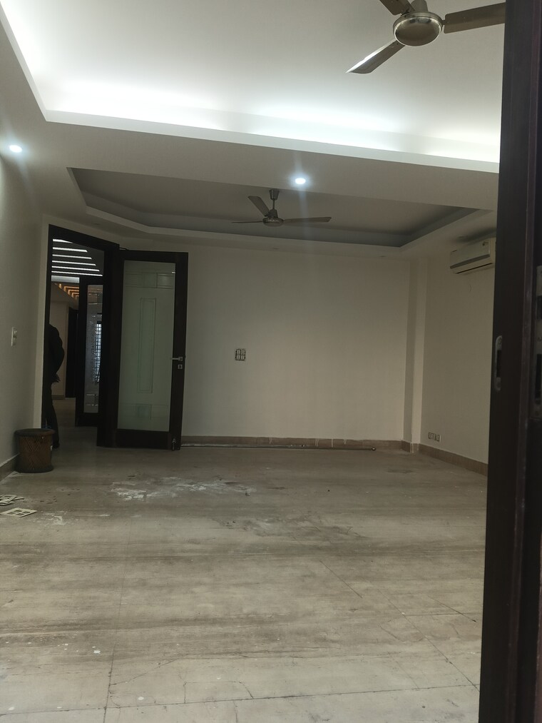 Room, greater kailash i 4 Bedroom 2700 Sq.Ft. Builder Floor In Greater Kailash I Delhi 9690449