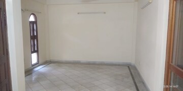 Room in 1 BHK Independent House at Sector 56 – for Rent