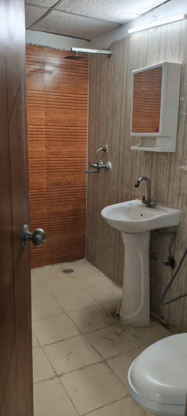 Attached Bathroom, gardenia-golf-city 3 Bedroom 1550 Sq.Ft. Apartment In Sector 75 Noida 9690452
