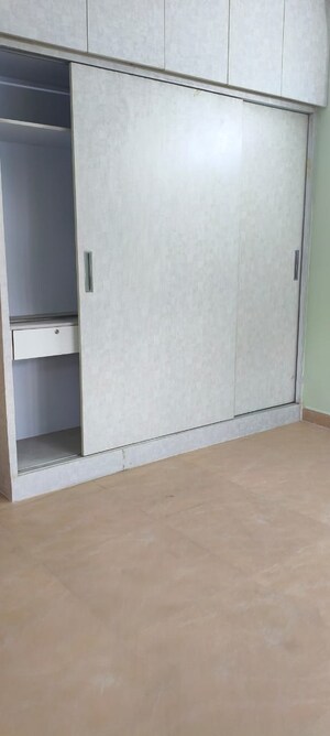 Room in 3 BHK Apartment at Gardenia Golf City, Sector 75 – for Rent