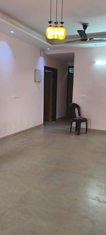 Room in 3 BHK Apartment at Gardenia Golf City, Sector 75 – for Rent