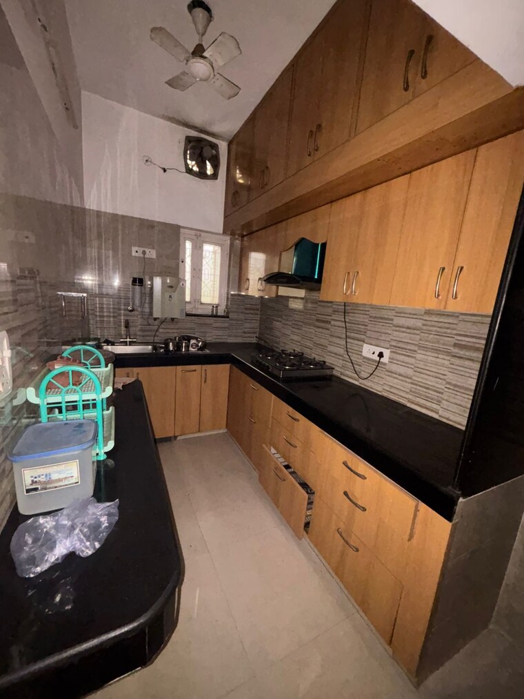 Kitchen, rwa-apartments-sector-20 3 Bedroom 1250 Sq.Ft. Builder Floor In Sector 20 Noida 9690454