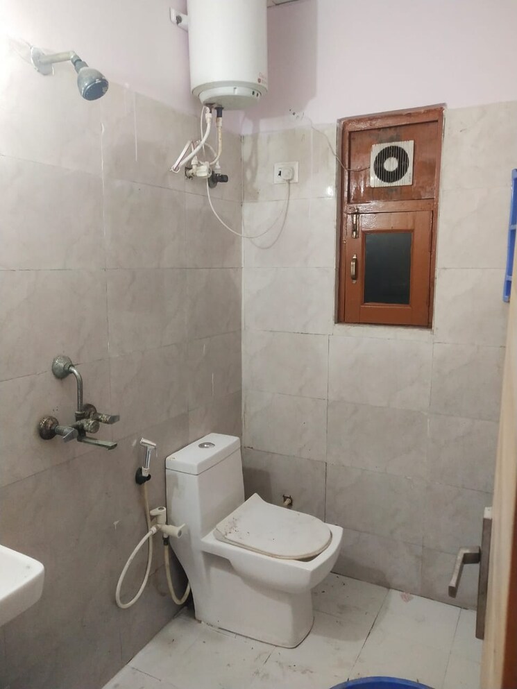 Bathroom, omaxe-galaxy 2 Bedroom 1050 Sq.Ft. Builder Floor In Sector 112 Noida 9690455