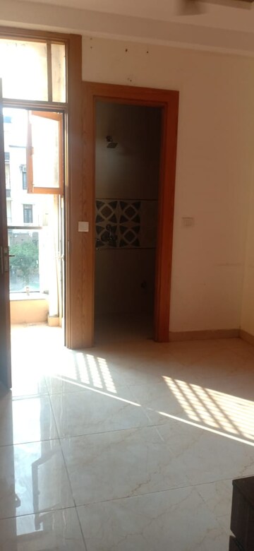 Room in 4 BHK Builder Floor at Rajendra Nagar Sector 3 – for Rent