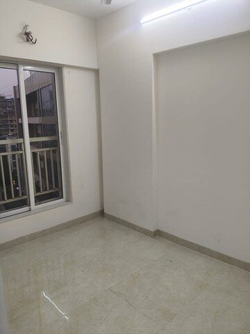 Room in 2 BHK Apartment at Prime Pearl Regency Phase 1, Andheri East – for Rent