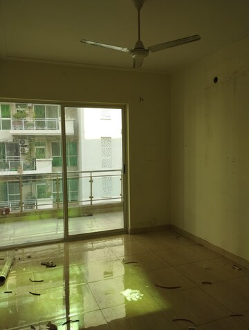 Room in 2 BHK Apartment at Gaur City 2 - 14th Avenue, Sector 16c Greater Noida – for Sale