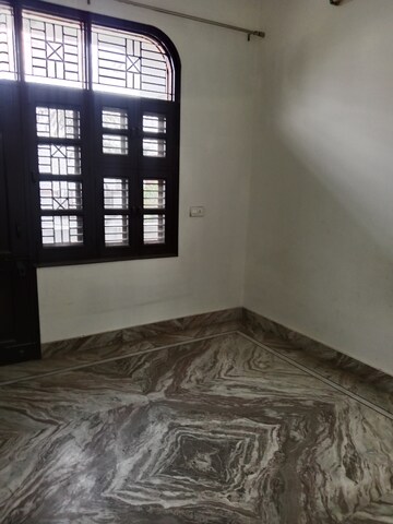 Room in 3 BHK Builder Floor at Huda – for Rent