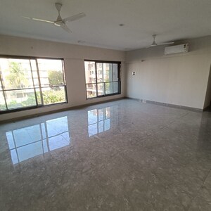 Room in 2 BHK Apartment at Dosti Eastern Bay Phase 2, Antop Hill Warehousing Society – for Rent