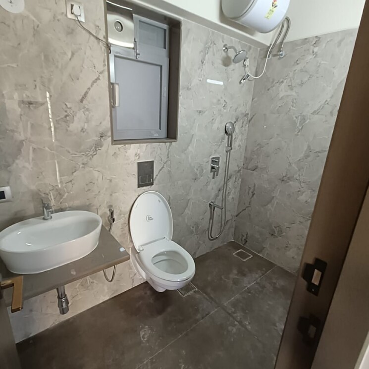 Bathroom, dosti-eastern-bay-phase-2 2 Bedroom 666 Sq.Ft. Apartment In Antop Hill Warehousing Society Mumbai 9690531