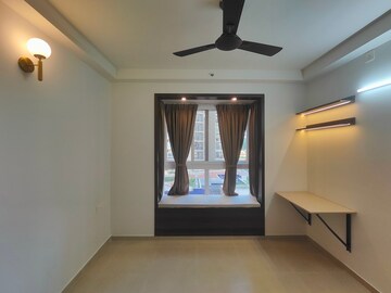 Room in 3.5 BHK Apartment at Bhartiya Nikoo Homes Phase 2, Thanisandra Main Road – for Rent