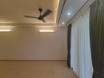 Room in 3.5 BHK Apartment at Bhartiya Nikoo Homes Phase 2, Thanisandra Main Road – for Rent