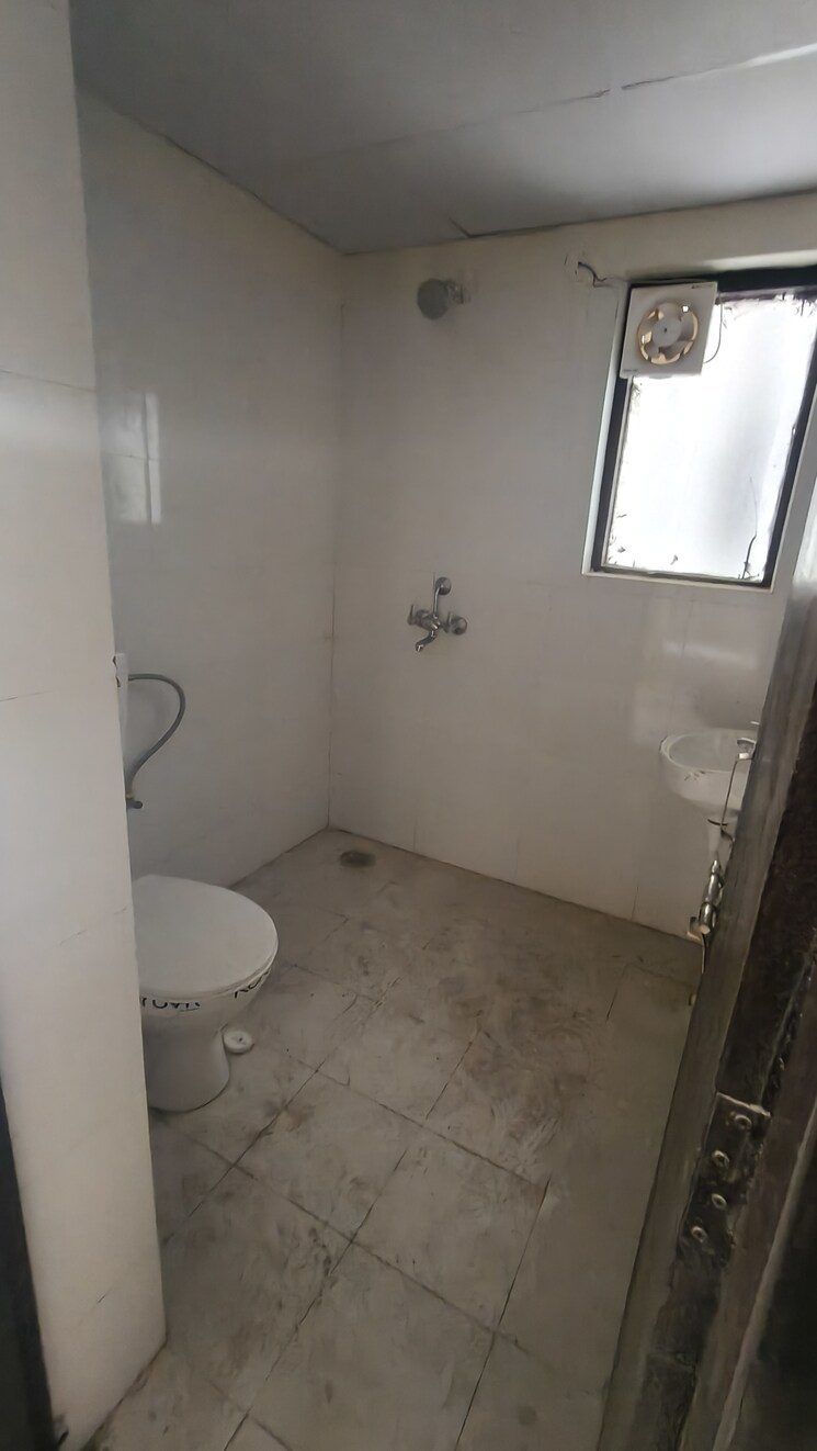 Bathroom, amolik-sankalp 1 Bedroom 424 Sq.Ft. Apartment In Sector 85 Faridabad 9690546