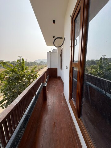 Balcony in 3 BHK Builder Floor at BPTP District Faridabad, Sector 81 – for Sale