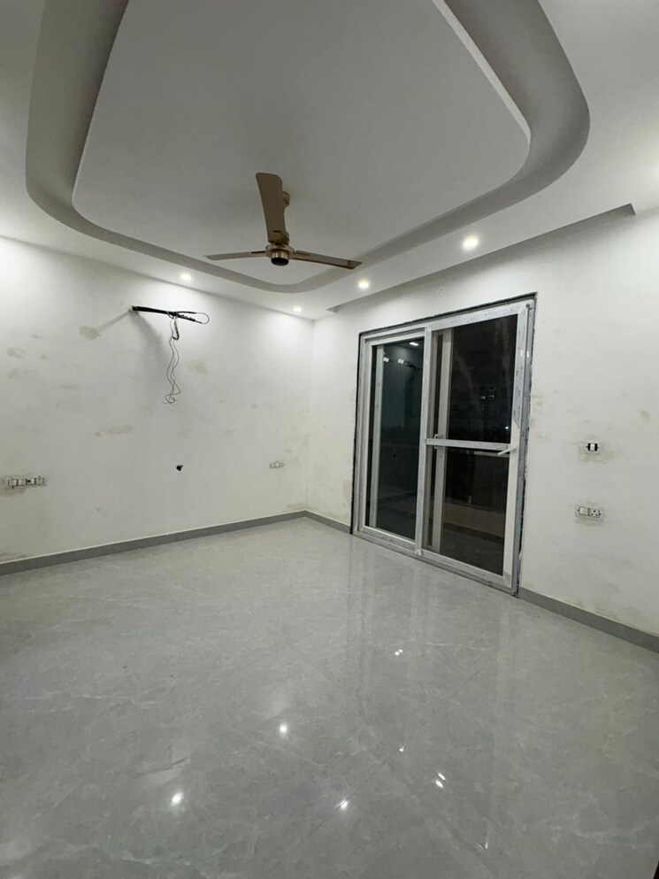 Room, bptp-district-faridabad 3 Bedroom 172 Sq.Yd. Builder Floor In Sector 81 Faridabad 9690553