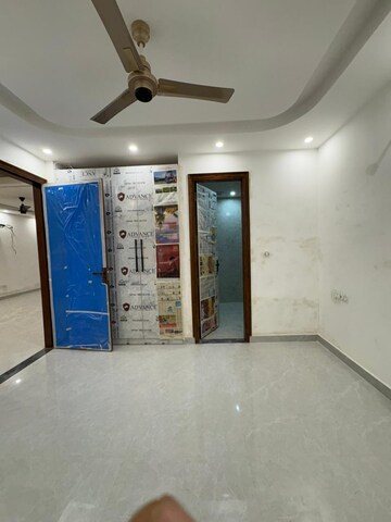 Room in 3 BHK Builder Floor at BPTP District Faridabad, Sector 81 – for Sale
