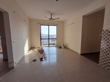 Room in 2 BHK Apartment at Umang Summer Palms, Sector 86 – for Rent