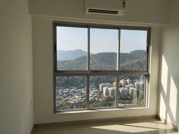 Room in 3 BHK Apartment at The Prestige City, Mulund West – for Rent