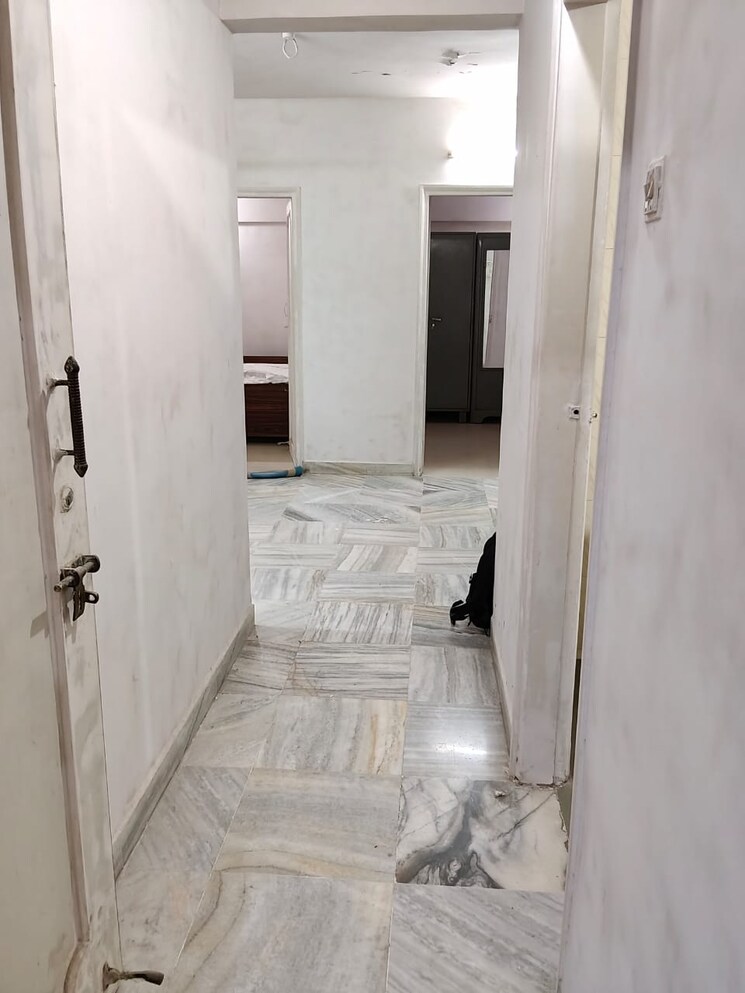 Bathroom, suraj-sadan 2 Bedroom 500 Sq.Ft. Apartment In Mahim Mumbai 9690575