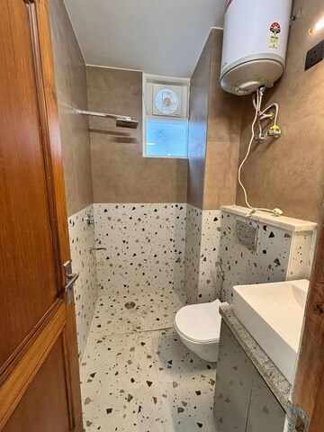 Team Area in 3 BHK Builder Floor at Greater Kailash I – for Sale