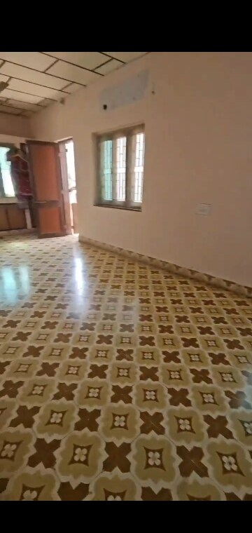 Room in 2 BHK Builder Floor at Ghatlodia – for Rent