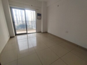 Room in 2 BHK Apartment at Gulshan Bellina, Sector 16 Greater Noida – for Rent