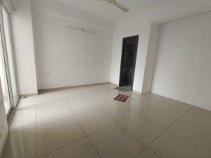 Room in 2 BHK Apartment at Gulshan Bellina, Sector 16 Greater Noida – for Rent