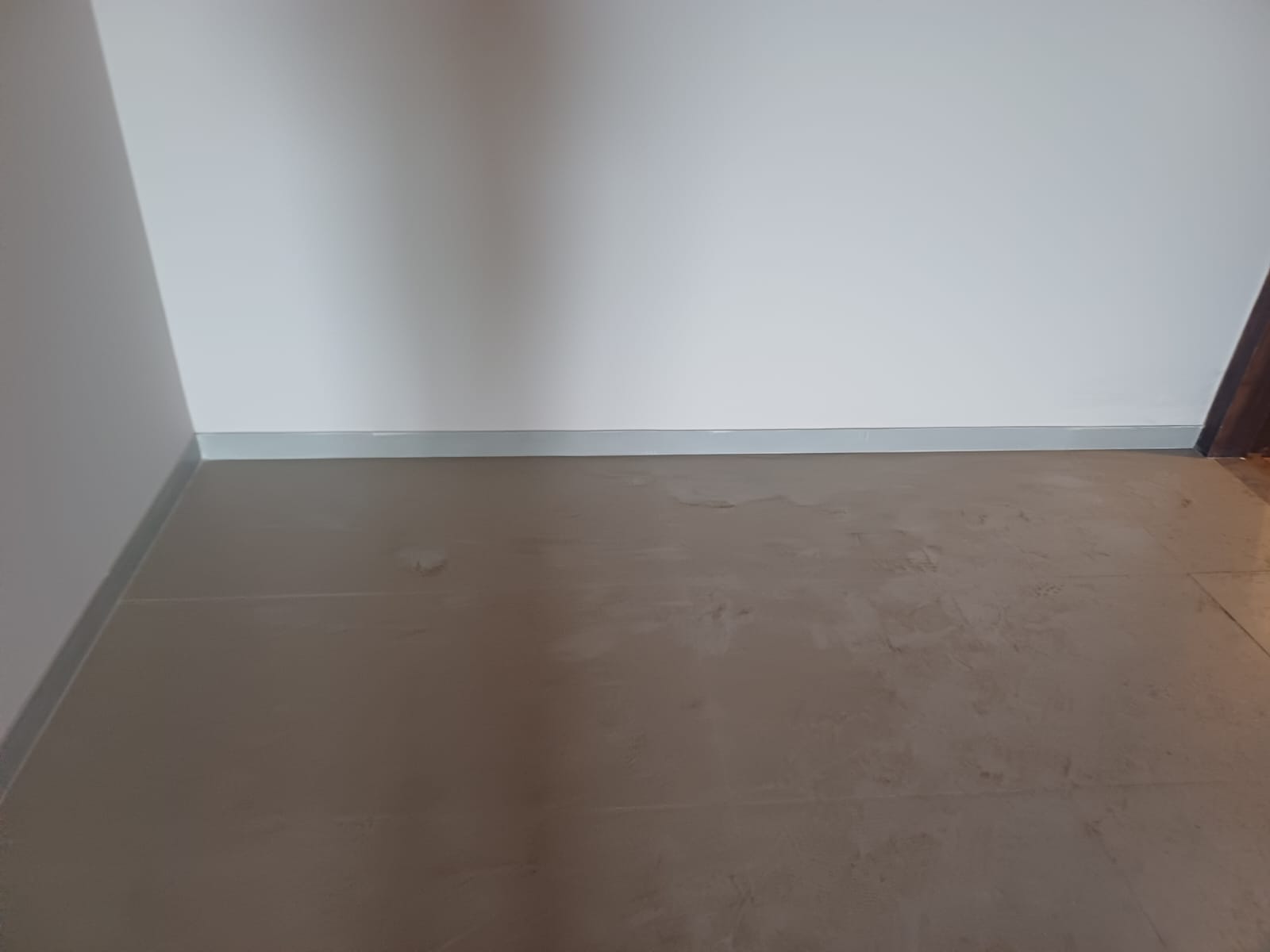 3.5 BHK + Extra Room Apartment For Sale in Ready To Move Resale 2bhk