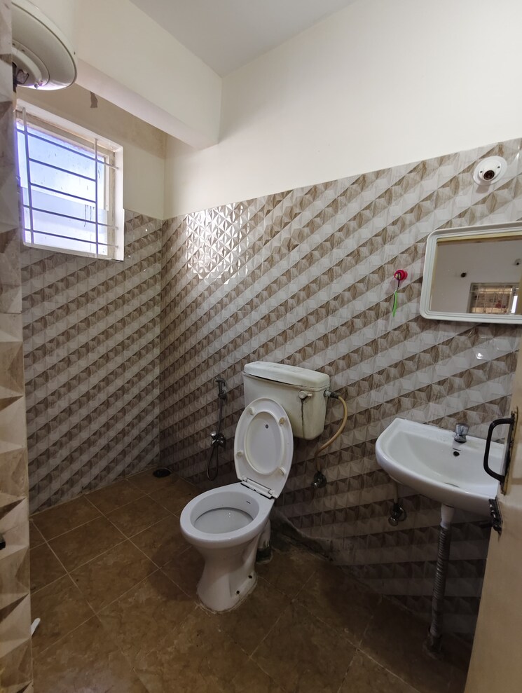Bathroom, akshaya-enclave-new-thippasandra 2 Bedroom 1100 Sq.Ft. Apartment In New Thippasandra Bangalore 9690711