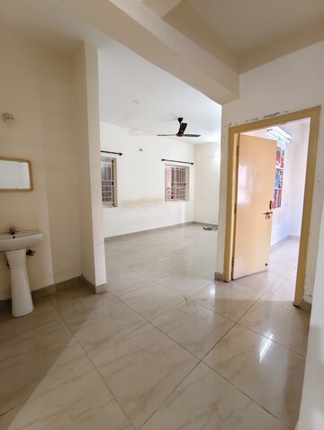 Room in 2 BHK Apartment at Akshaya Enclave New Thippasandra, New Thippasandra – for Rent